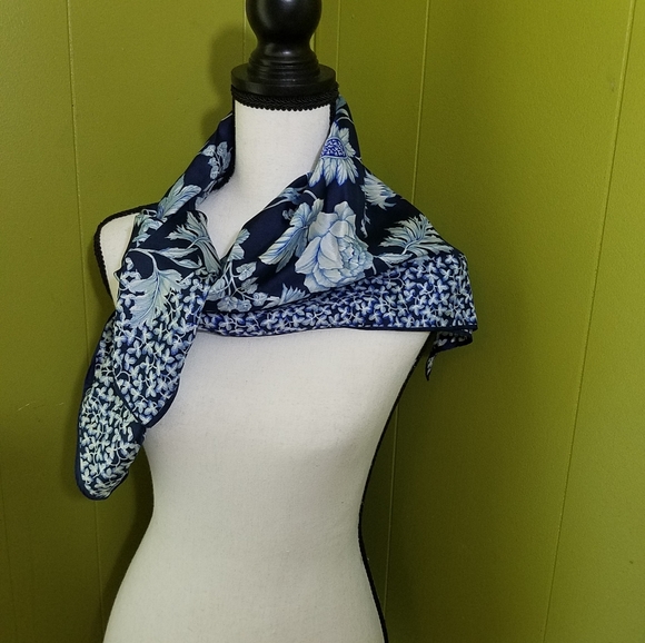 Elaine Gold Accessories - Elaine Gold  for collection XIIX 100% silk 31x31